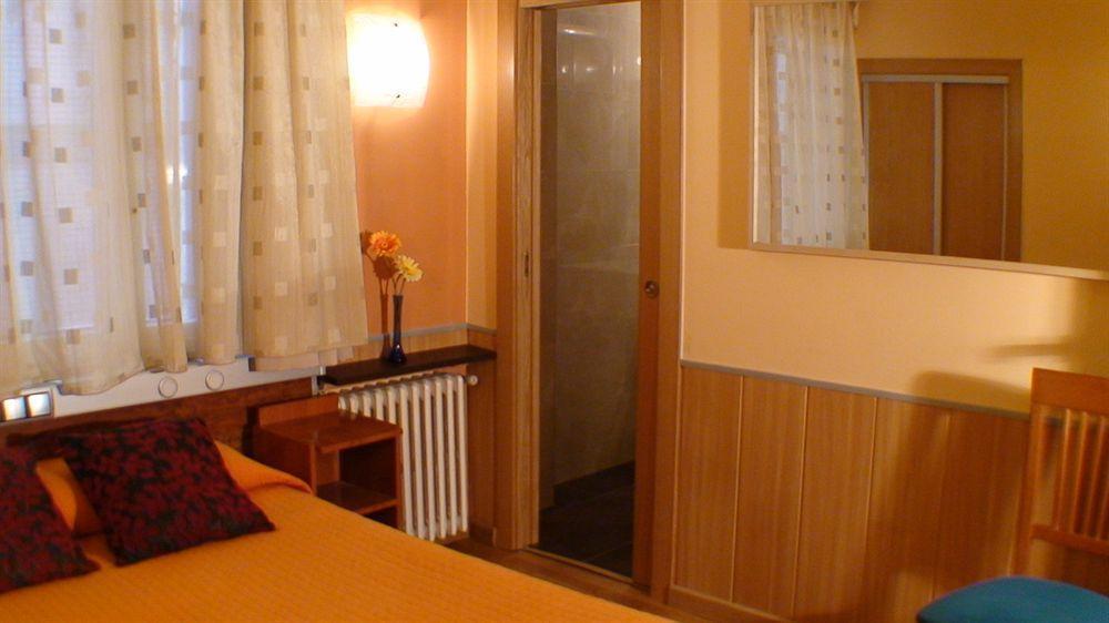 Hostal El Carmen Zaragoza Exterior foto